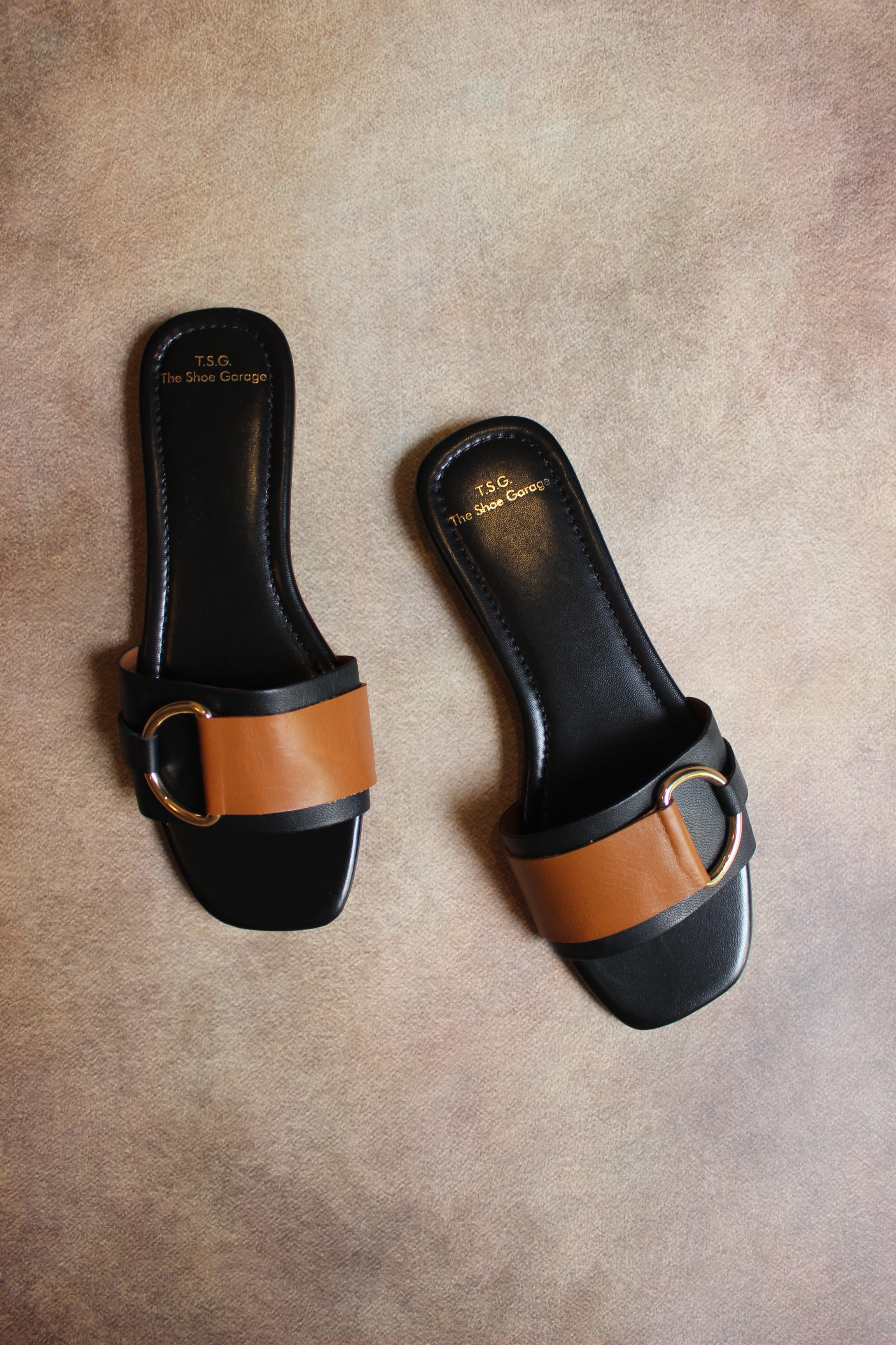 D-Buckle - Black