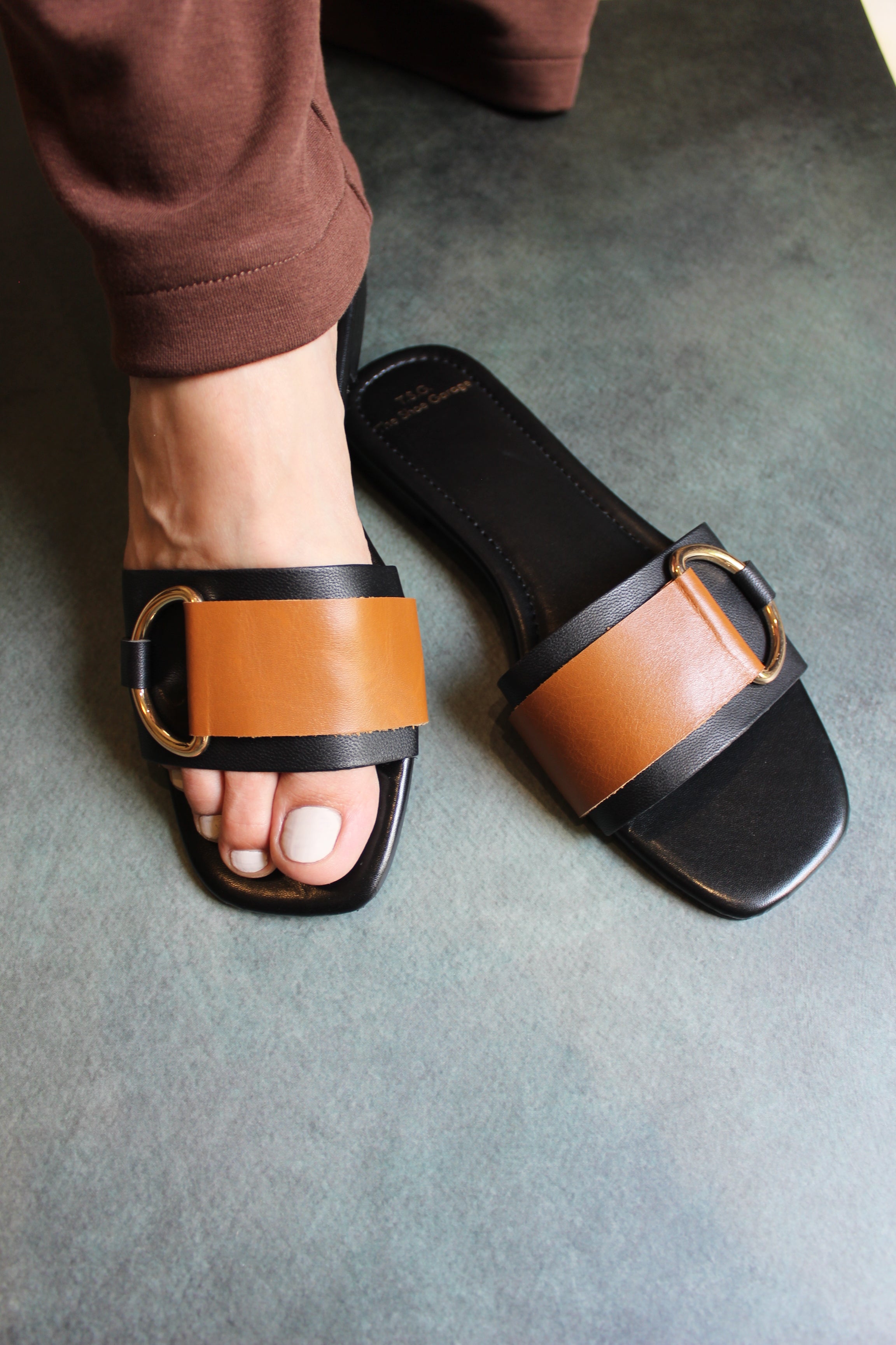 D-Buckle - Black