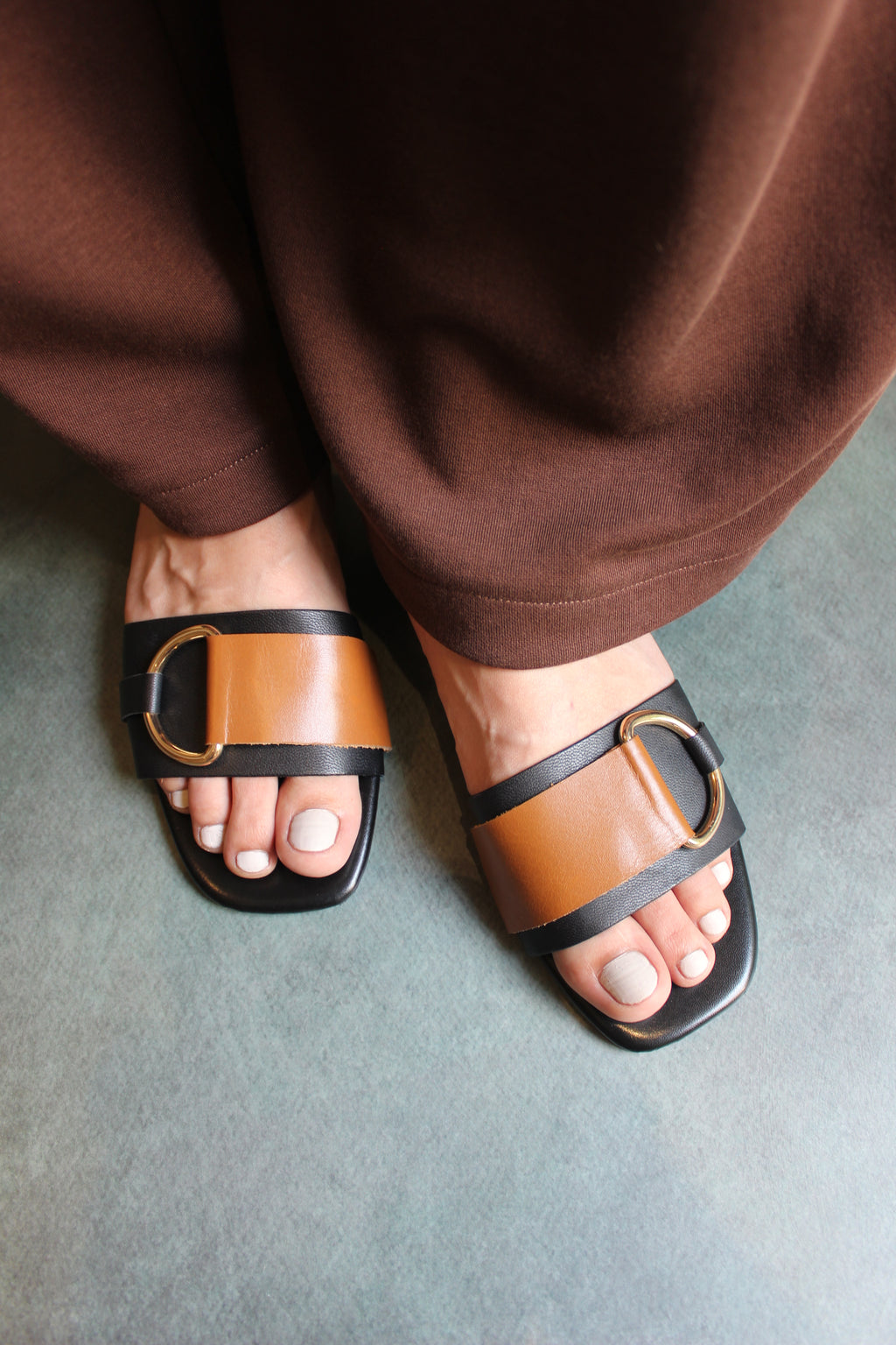 D-Buckle - Black