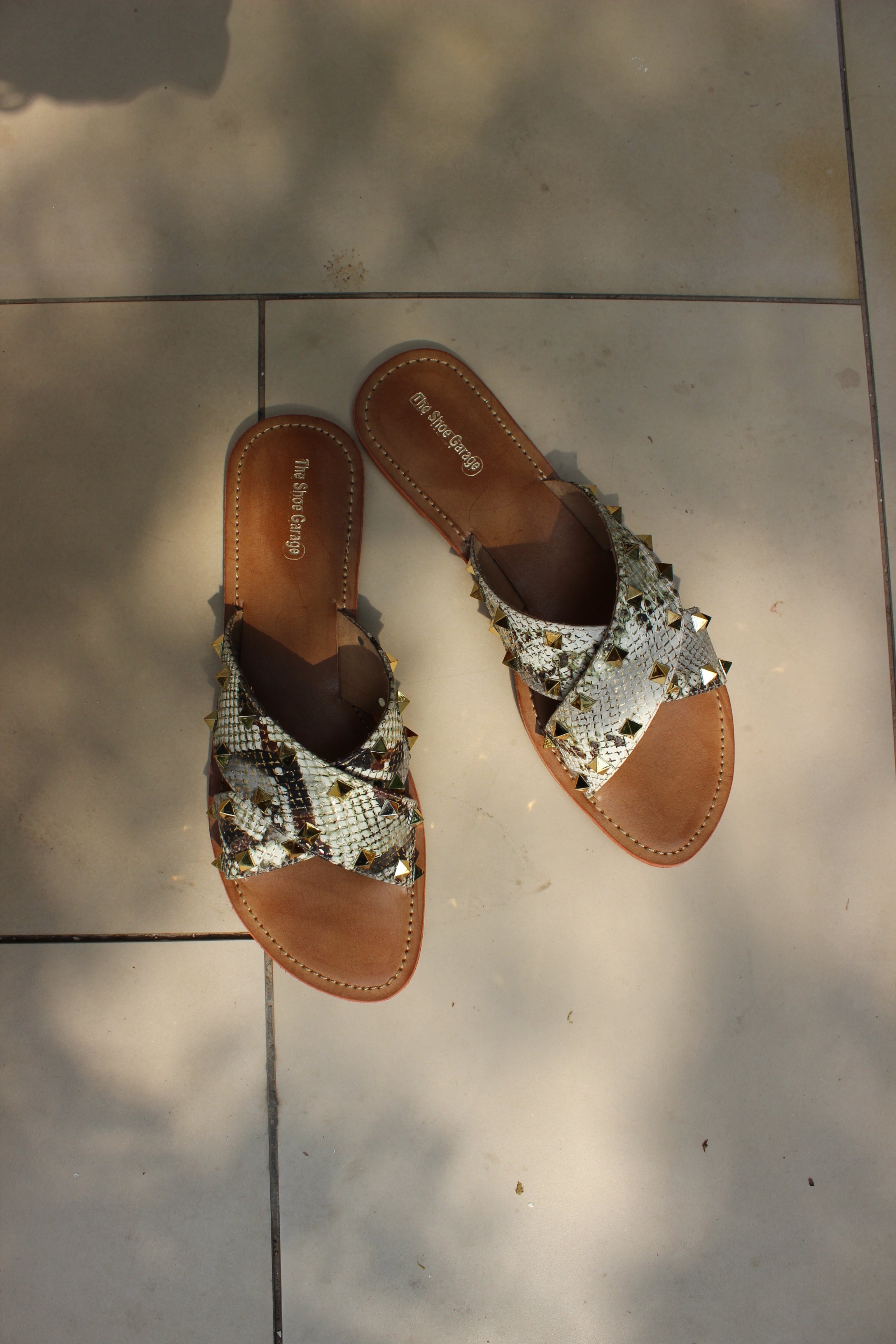 Renklet Studs