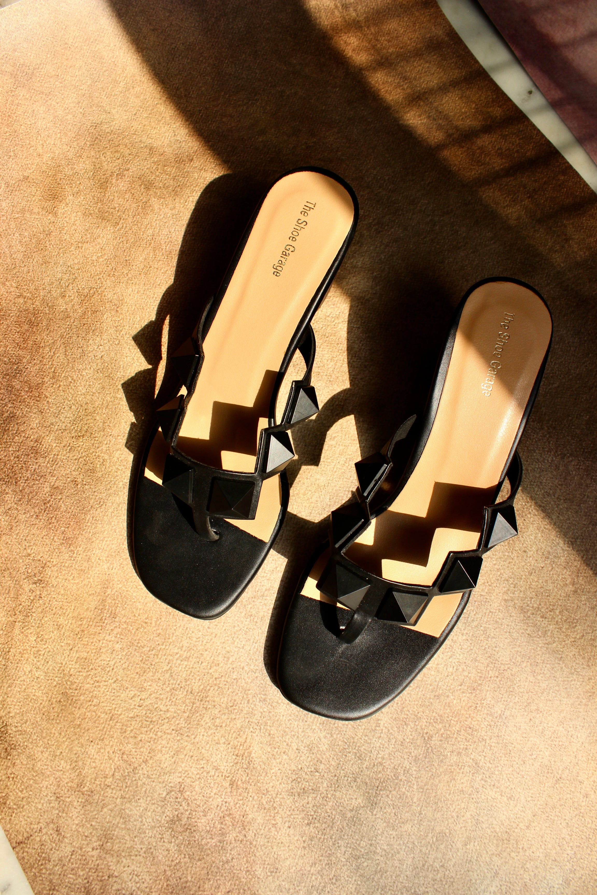 Pyramid Black