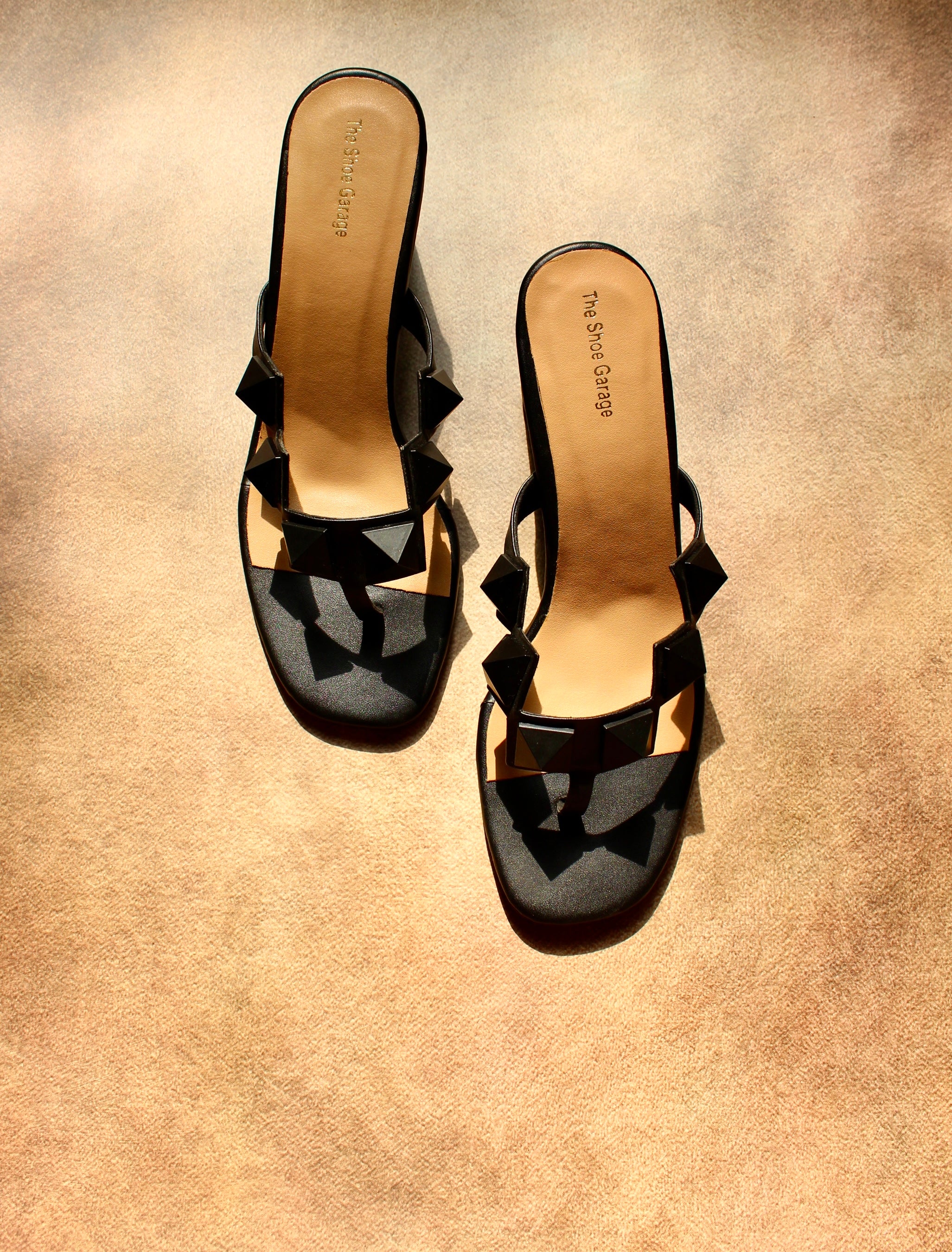 Pyramid Black